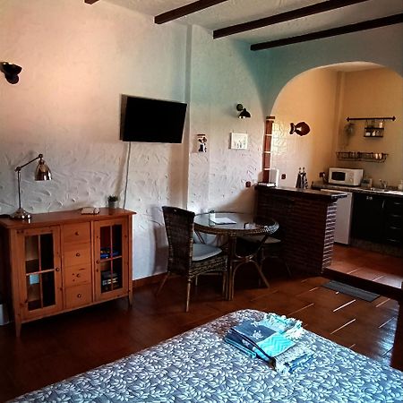 Bed and Breakfast Cortijo Petra à Villanueva del Rosario Extérieur photo