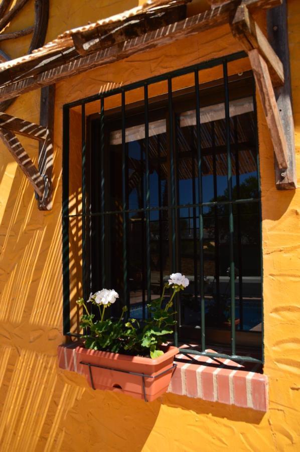 Bed and Breakfast Cortijo Petra à Villanueva del Rosario Extérieur photo