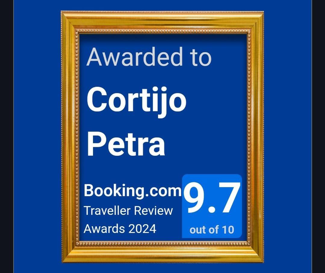 Bed and Breakfast Cortijo Petra à Villanueva del Rosario Extérieur photo