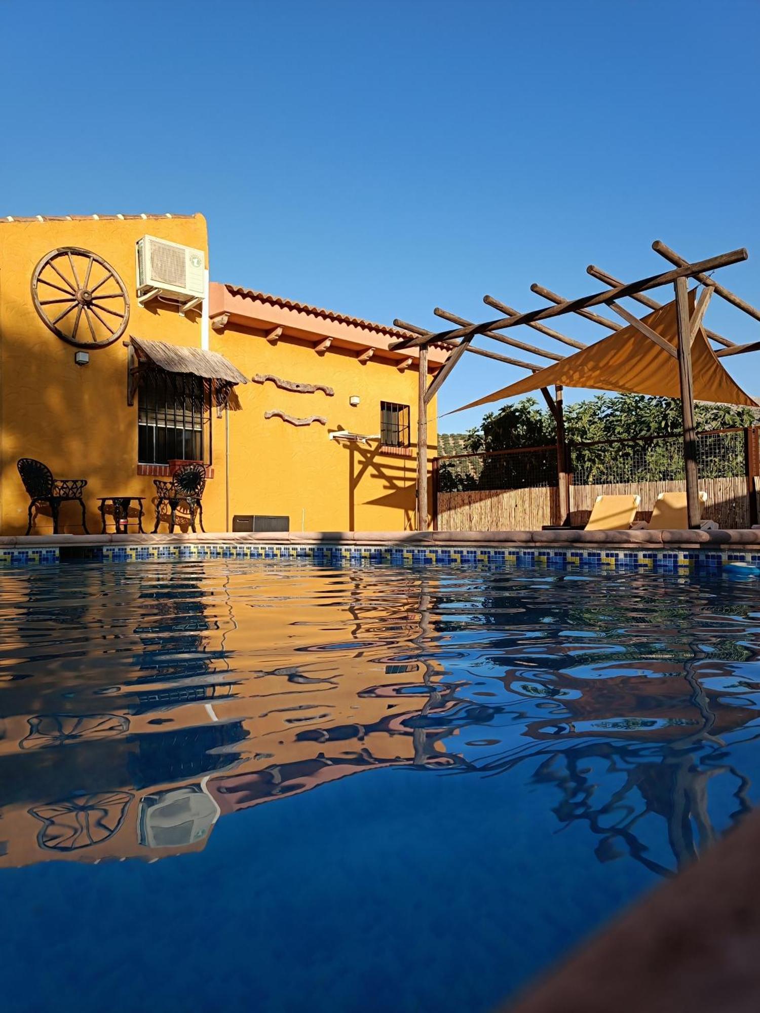 Bed and Breakfast Cortijo Petra à Villanueva del Rosario Extérieur photo